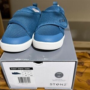 Stonz Cruiser Toddler Shoes New in Box Size 8